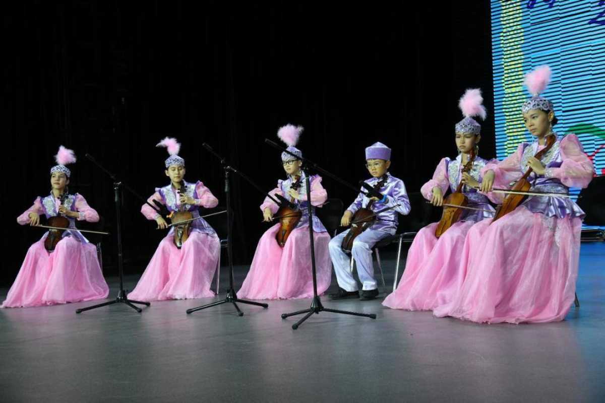 Астанада отбасылық жылу сыйлаған қамқоршыларға құрмет көрсетілді