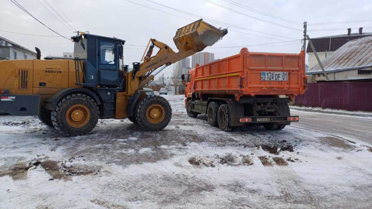 Астанада алғашқы қар жауды: коммуналдық қызметтер күшейтілген режимде жұмыс істеп жатыр
