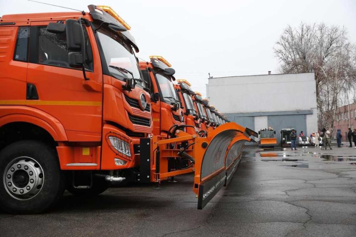 Алматыда жауын-шашын кезінде қауіпсіздікті қамтамасыз ету мақсатында коммуналдық қызметтердің жұмысы күшейтілді