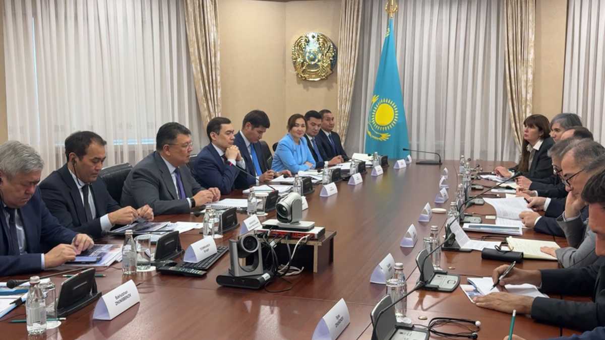 Вице-премьер Қанат Бозымбаев Дүниежүзілік банк өкілдерімен кездесті