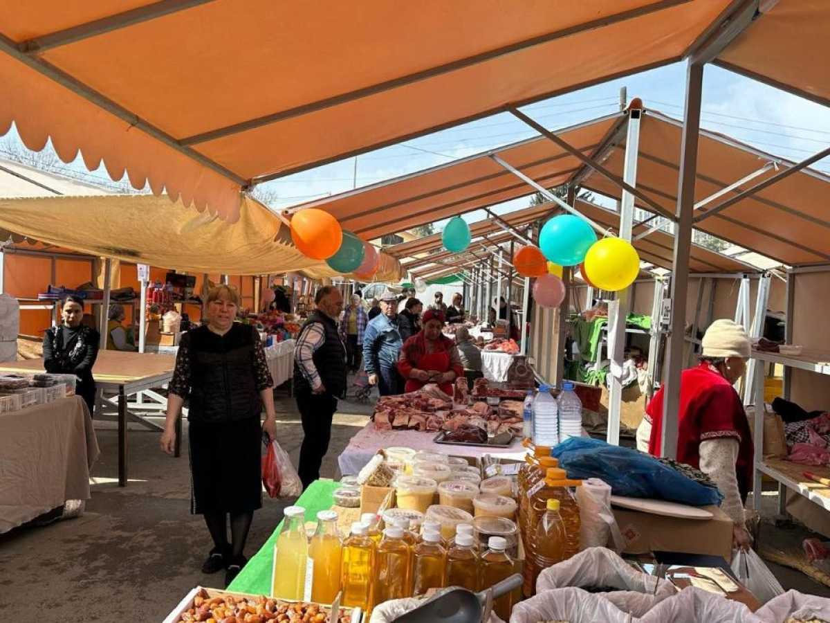 Алматының Алмалы ауданында демалыс күнгі екінші жәрмеңке ашылды