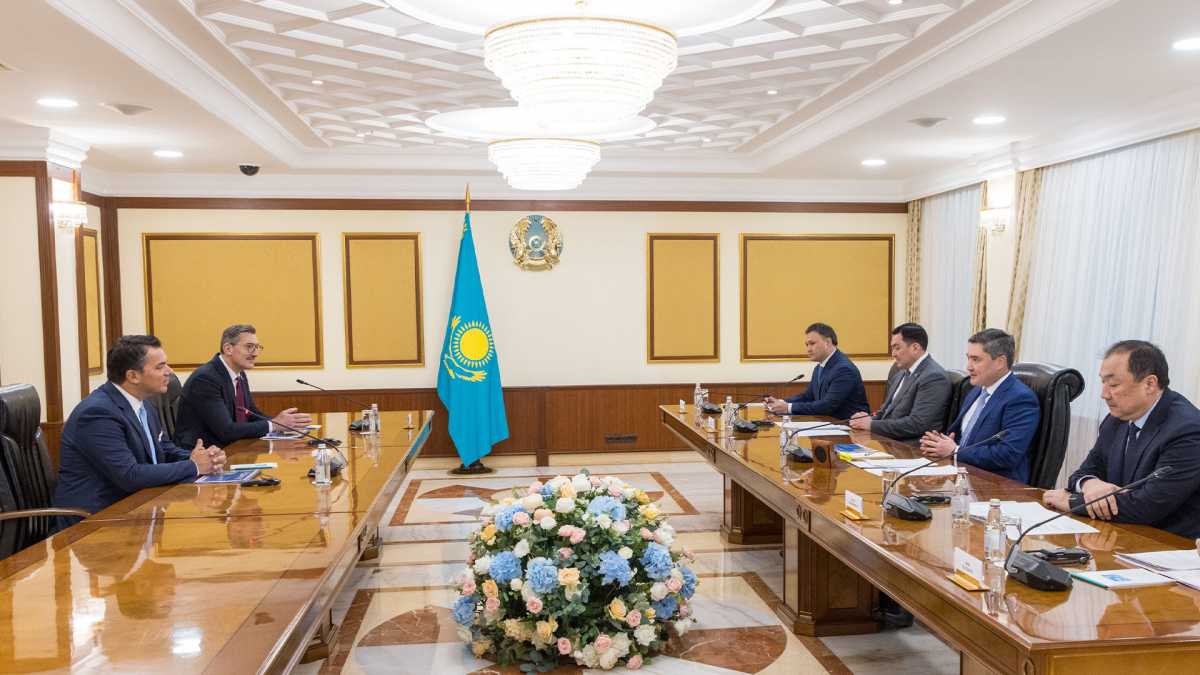 Олжас Бектенов LanzaJet басшылығымен елімізде экологиялық таза авиаотын өндіретін зауыт салу мәселесін талқылады