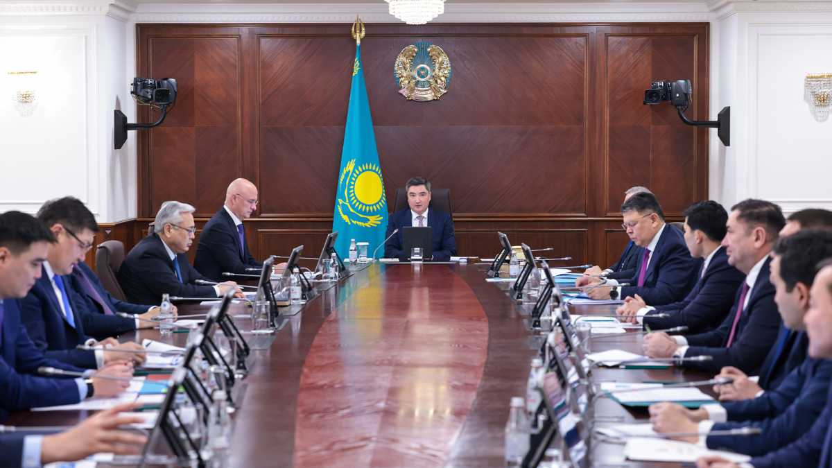 Олжас Бектенов бөлшек саудадағы дәрі-дәрмек және медициналық бұйымдар бағасының негізсіз өсуіне жол бермеу шараларын қабылдауды тапсырды