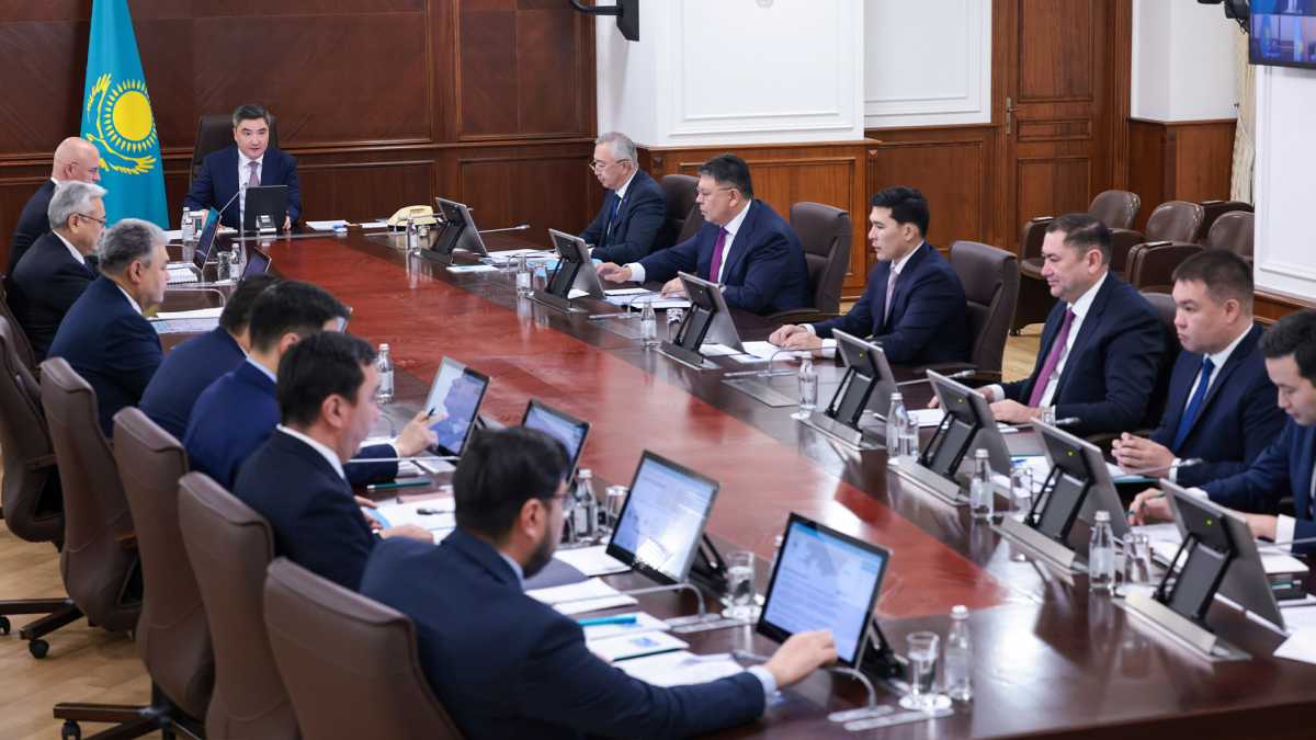 Олжас Бектенов теміржол вокзалын жаңғырту туралы: «Кейбір әкімдіктер құрылыс барысына бақылауды босаңсытып алған»