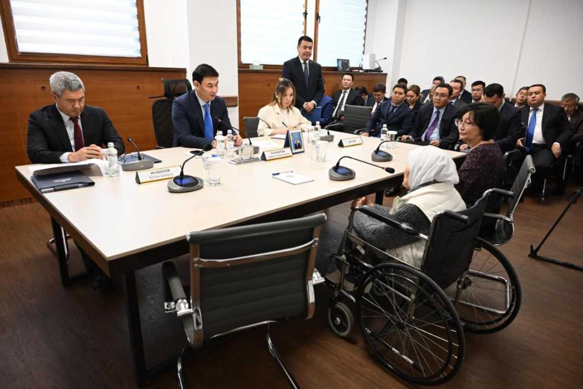 Қала әкімі Дархан Сатыбалды тұрғындарды жеке мәселесі бойынша қабылдады