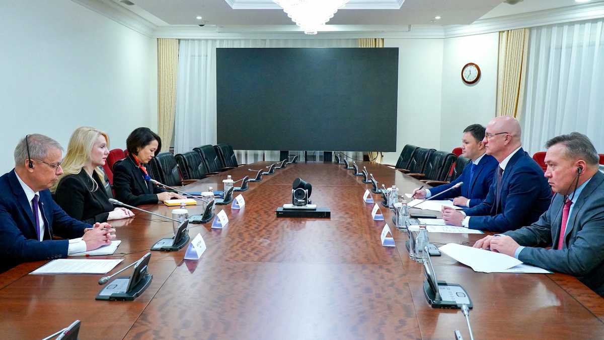 Премьер-министрдің бірінші орынбасары Роман Скляр Қазақстандағы «Шелл» концернінің басшылығымен кездесті