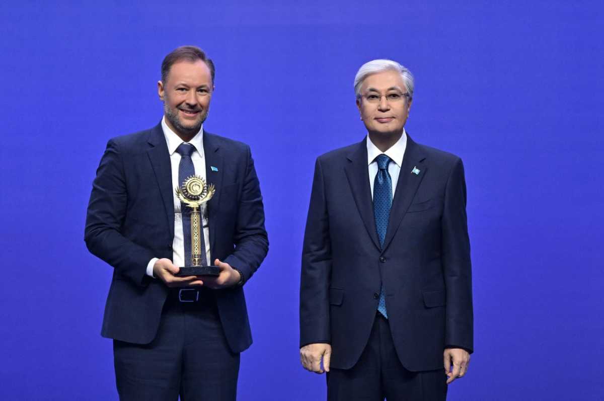 Президент Қасым-Жомарт Тоқаев «Алтын сапа» және «Парыз» байқауларының үздіктерін марапаттады