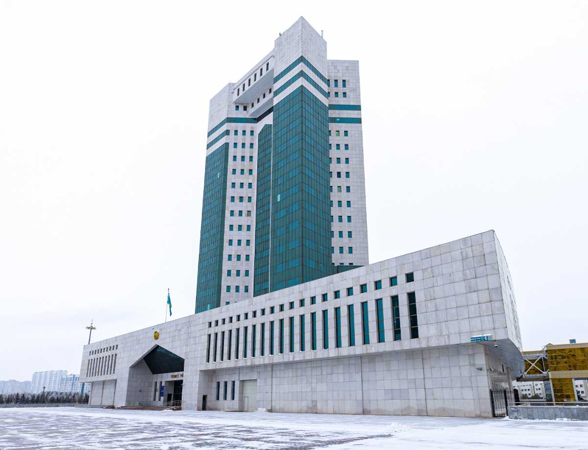 Үкімет ЖЖМ нарығын бақылауды күшейтуде: Роман Скляр заңсыз жанармай ағынымен күресу бойынша кезекті кеңес өткізді