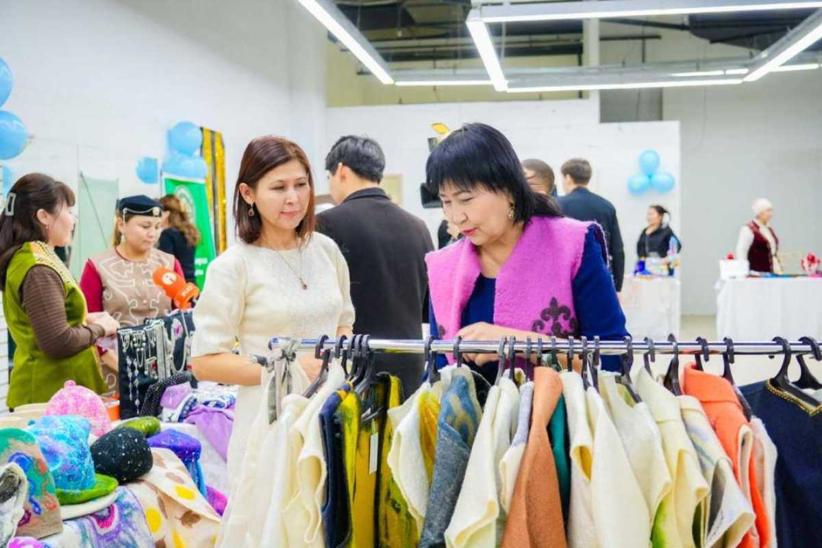 Астанада «Ұлы дала қолөнершілер керуен көші» республикалық жәрмеңкесі өтіп жатыр