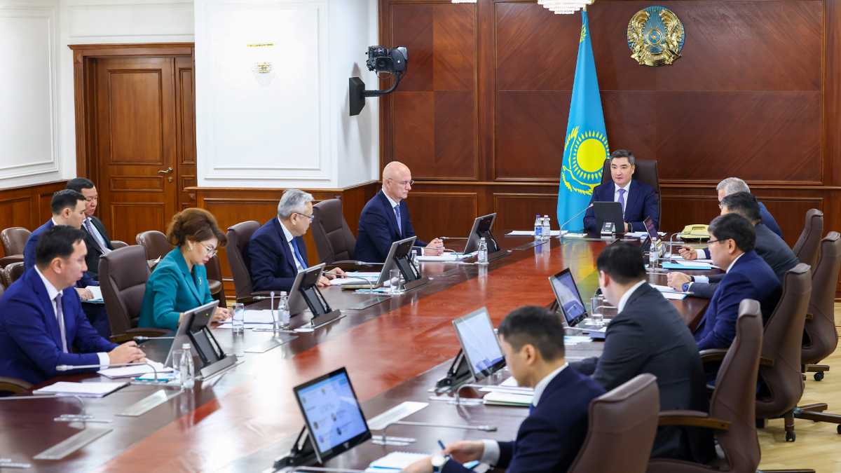 Олжас Бектенов Мемлекет басшысының алға қойған міндеттері туралы: жыл қорытындысы бойынша экономиканың өсу қарқынын сақтап қалу қажет