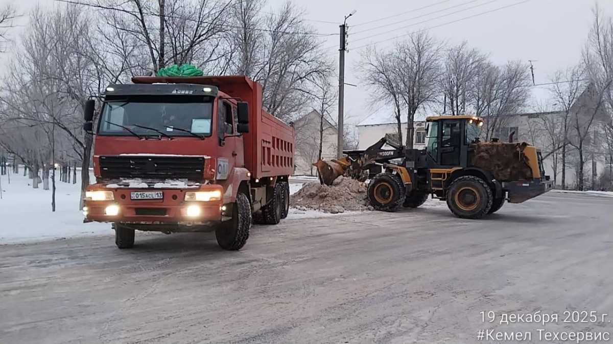 Астанада қар күреу жұмысына 1200-ден астам арнайы техника шығарылды