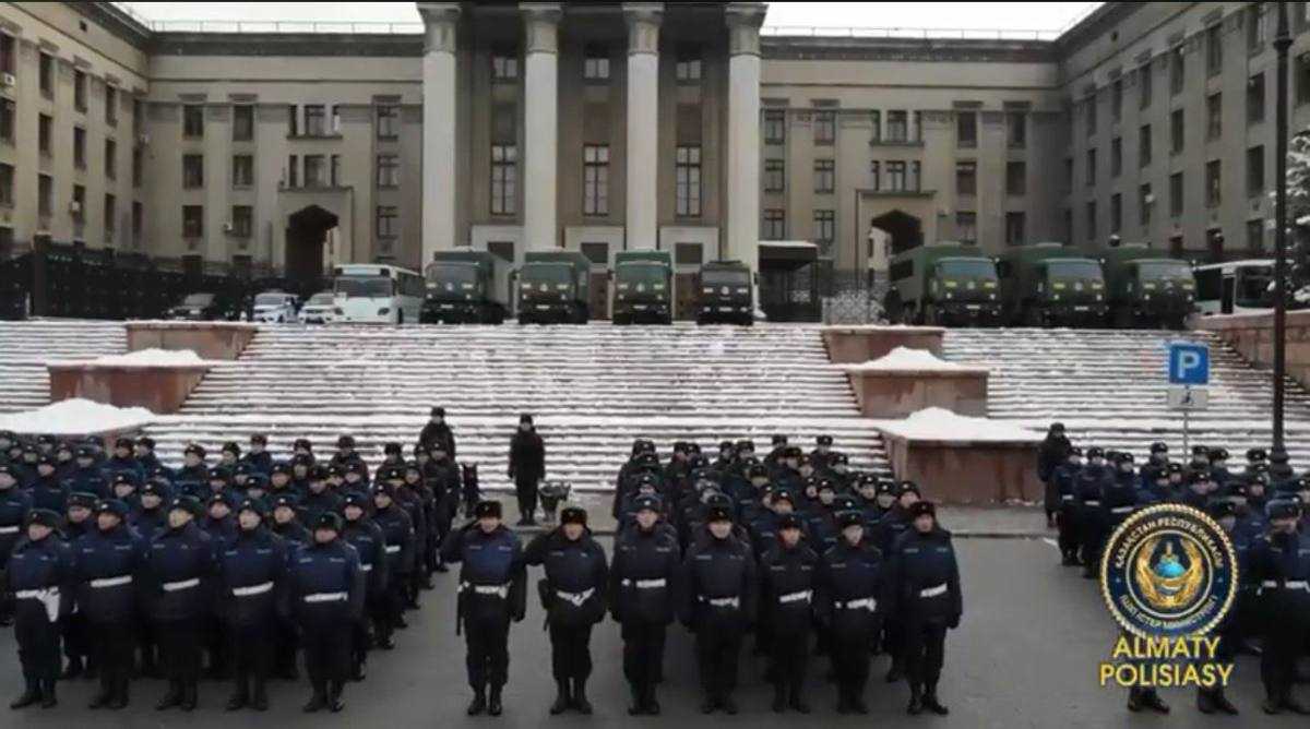 Жаңа жыл мерекесі күндері Алматы полициясы күшейтілген режимде қызмет атқаруда