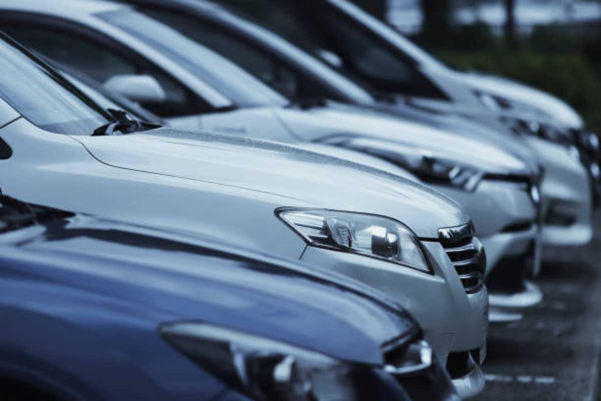 Атырауда тұрғын автосалонды сотқа беріп, 22 миллион теңге өндіріп алды