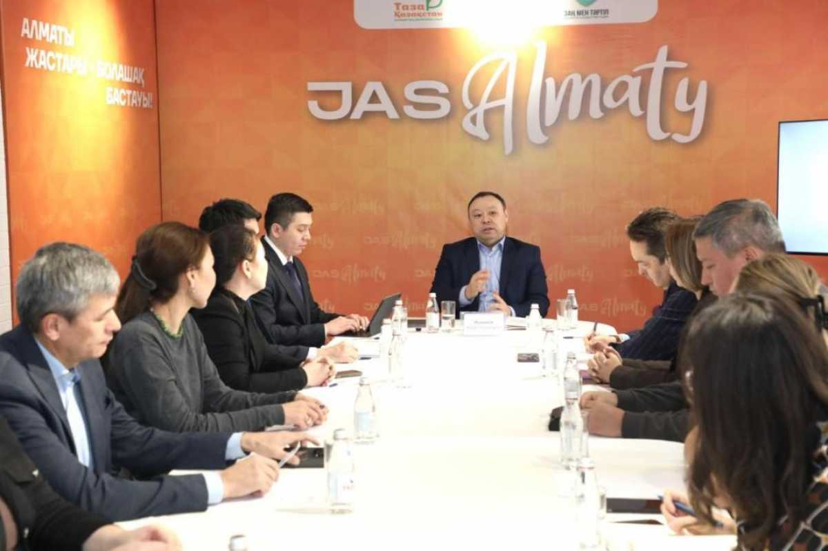 Алматыда жас ғалымдар қаланың дамуындағы ғылымның рөлін талқылады