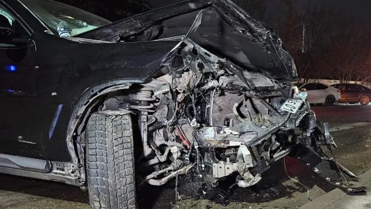 Алматыда таңға жуық жол апаты болып, үш адам ауруханаға түсті