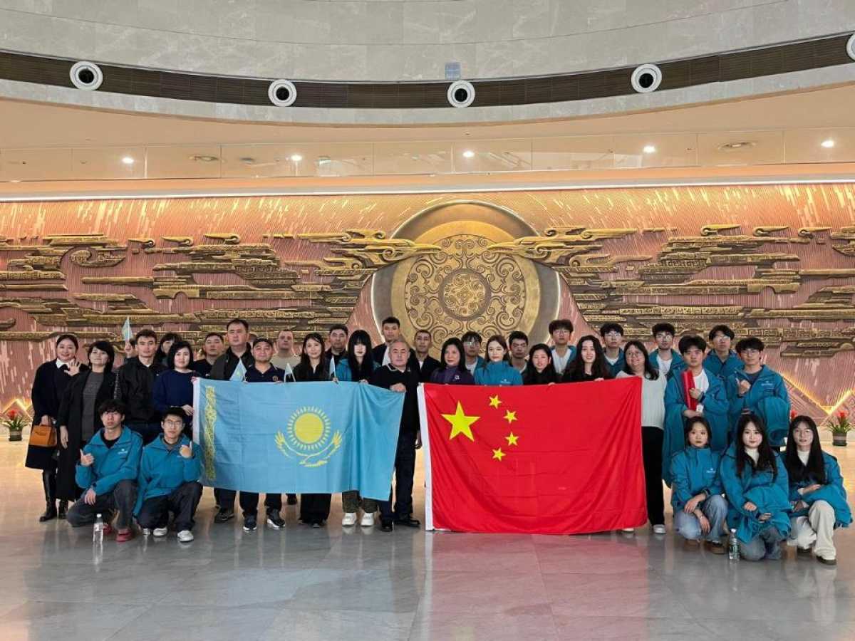 Қазақстандық колледж оқытушылары Қытайда жасанды интеллект бағдарламасы бойынша тағылымдамадан өтті