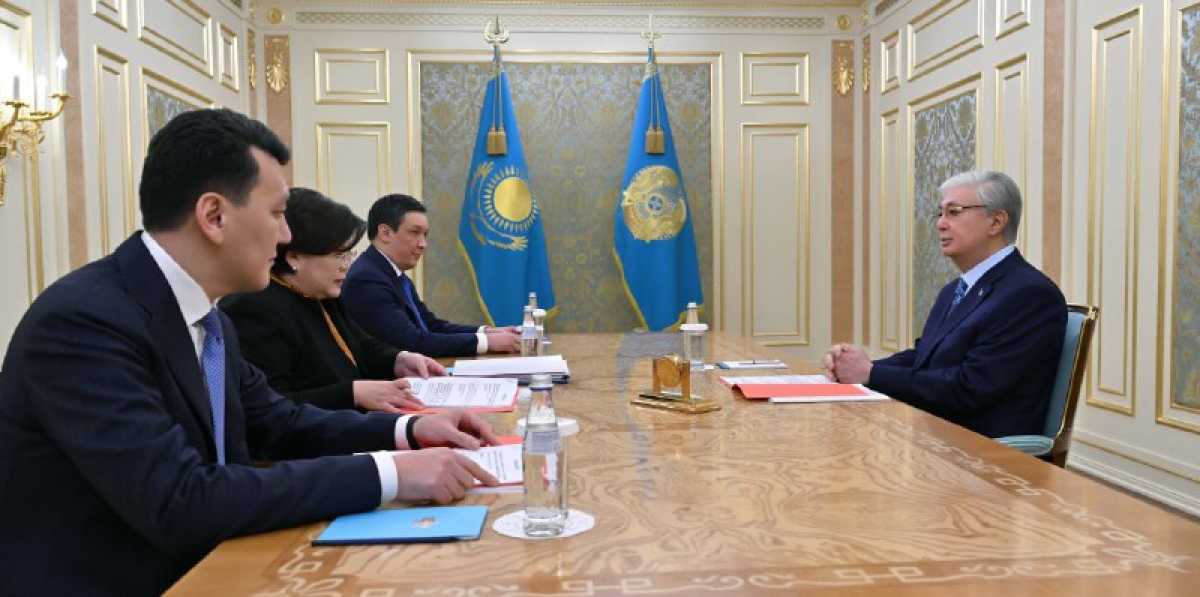 Президент Конституциялық комиссия жетекшілерімен жұмыс кеңесін өткізді