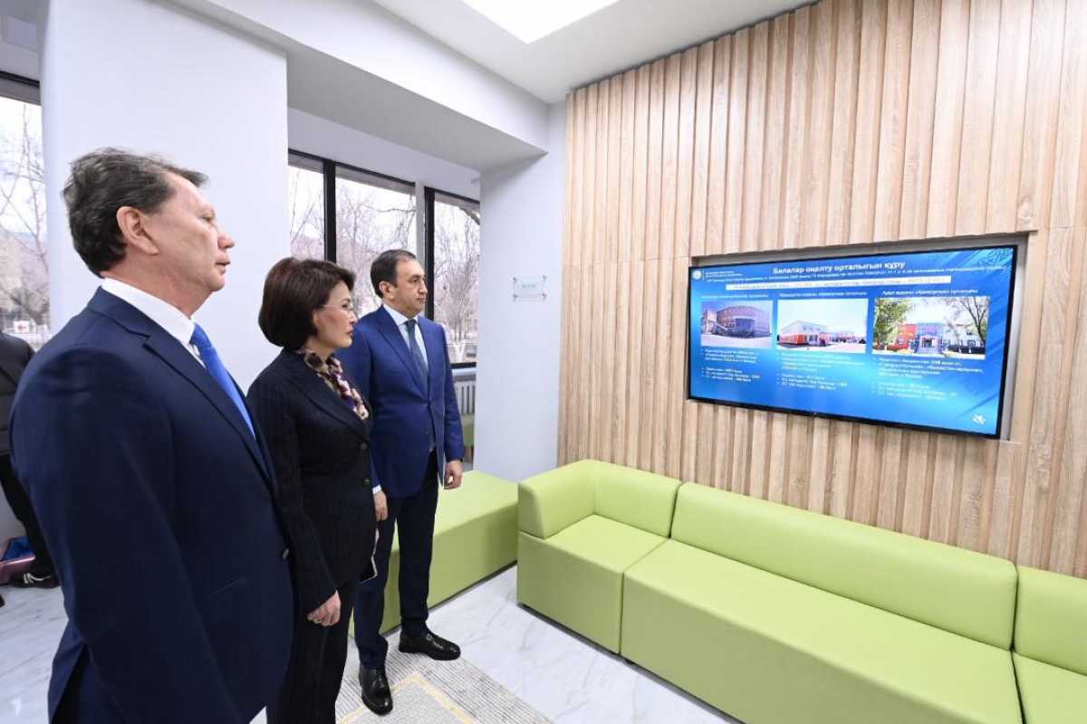 Денсаулық сақтау министрі «Қамқорлық» ерте араласу орталығының жұмысымен танысты