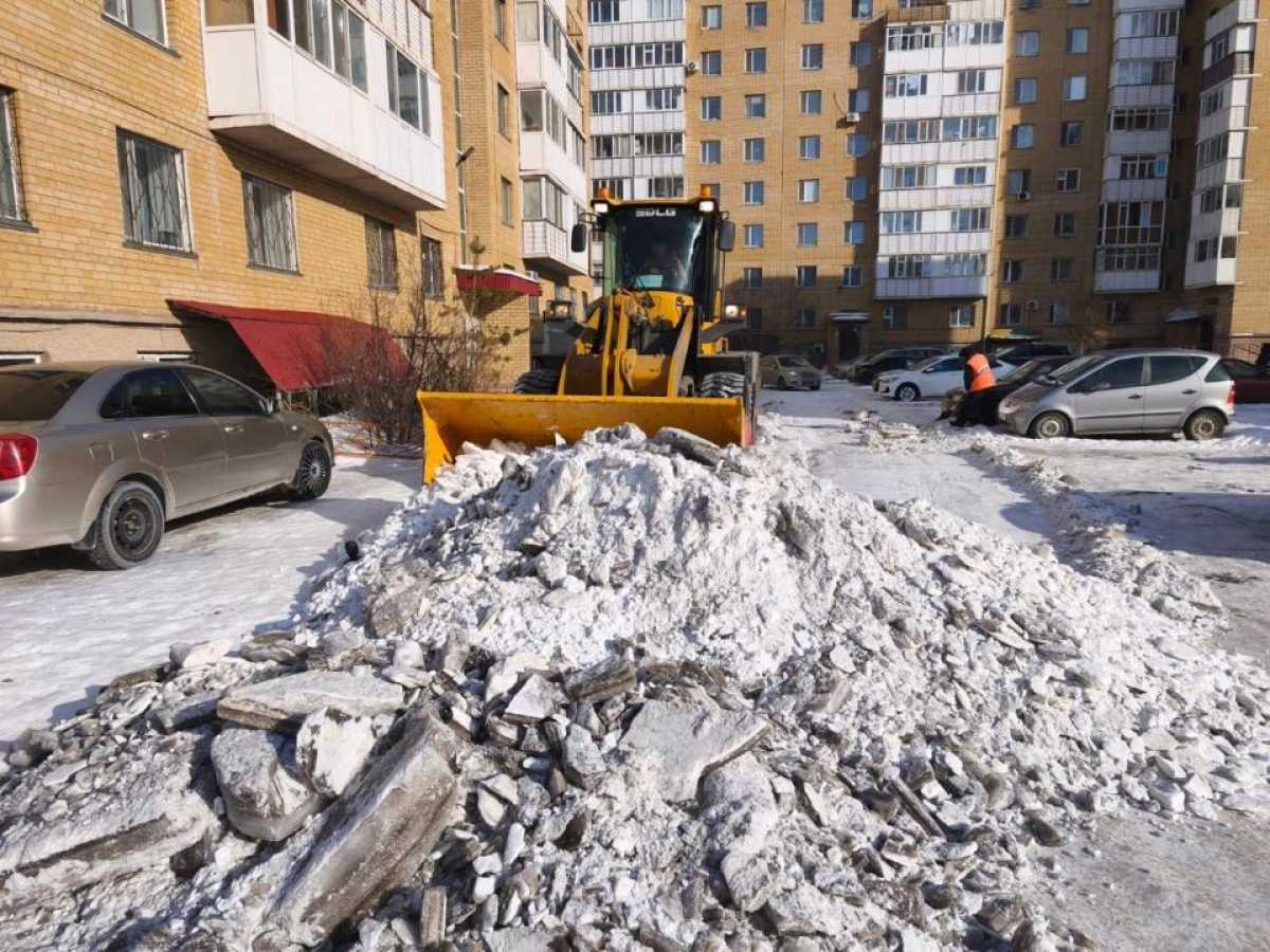Астанада қар күреу жұмысына 3 100-ден астам жол жұмысшысы жұмылдырылды