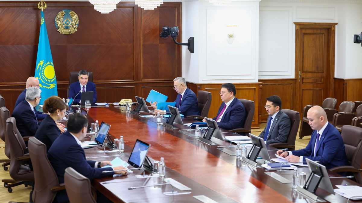 Үкіметте автожол жобалары мен өңіраралық жолдарды дамыту жөніндегі Президент тапсырмаларын жүзеге асыру барысы қаралды