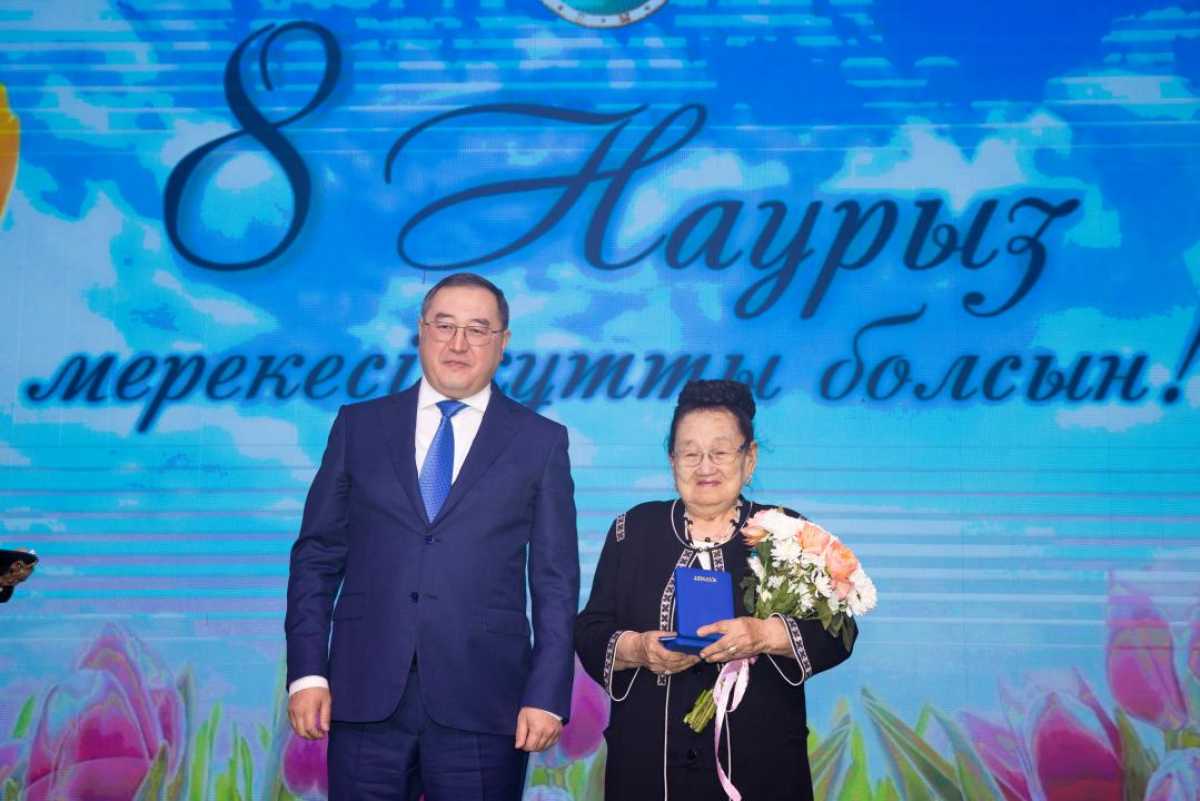 Қонаевта өңір дамуына еңбек сіңірген әйелдерге құрмет көрсетілді