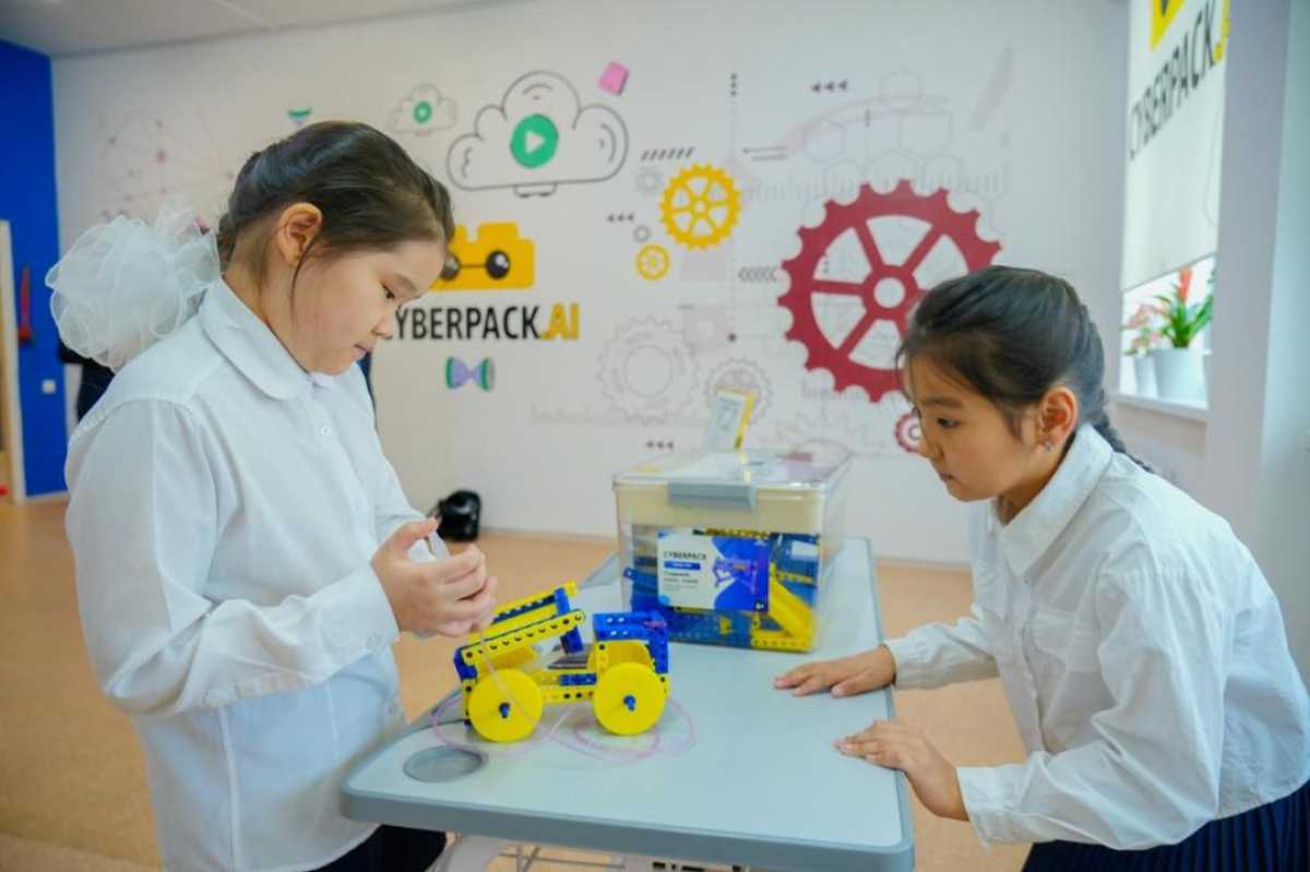 Елордалық мектепте STEAM және ЖИ-ге негізделген білім берудің жаңа моделі таныстырылды