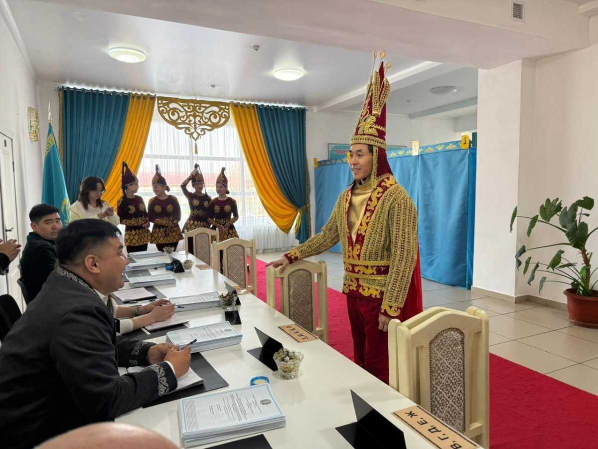 «Алтын адам» Алматы облысында өткен референдумға келді