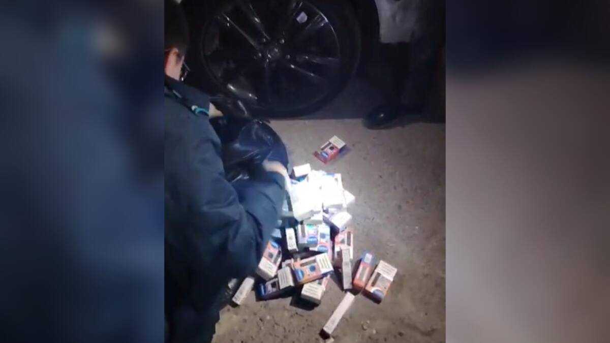 Шымкентте вейптерді заңсыз сатқан күдіктілер анықталды