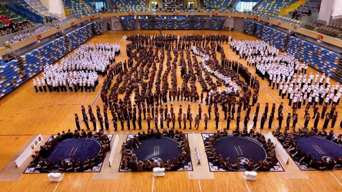 Астанада 18 мыңнан астам бала бір мезетте асық ойнады