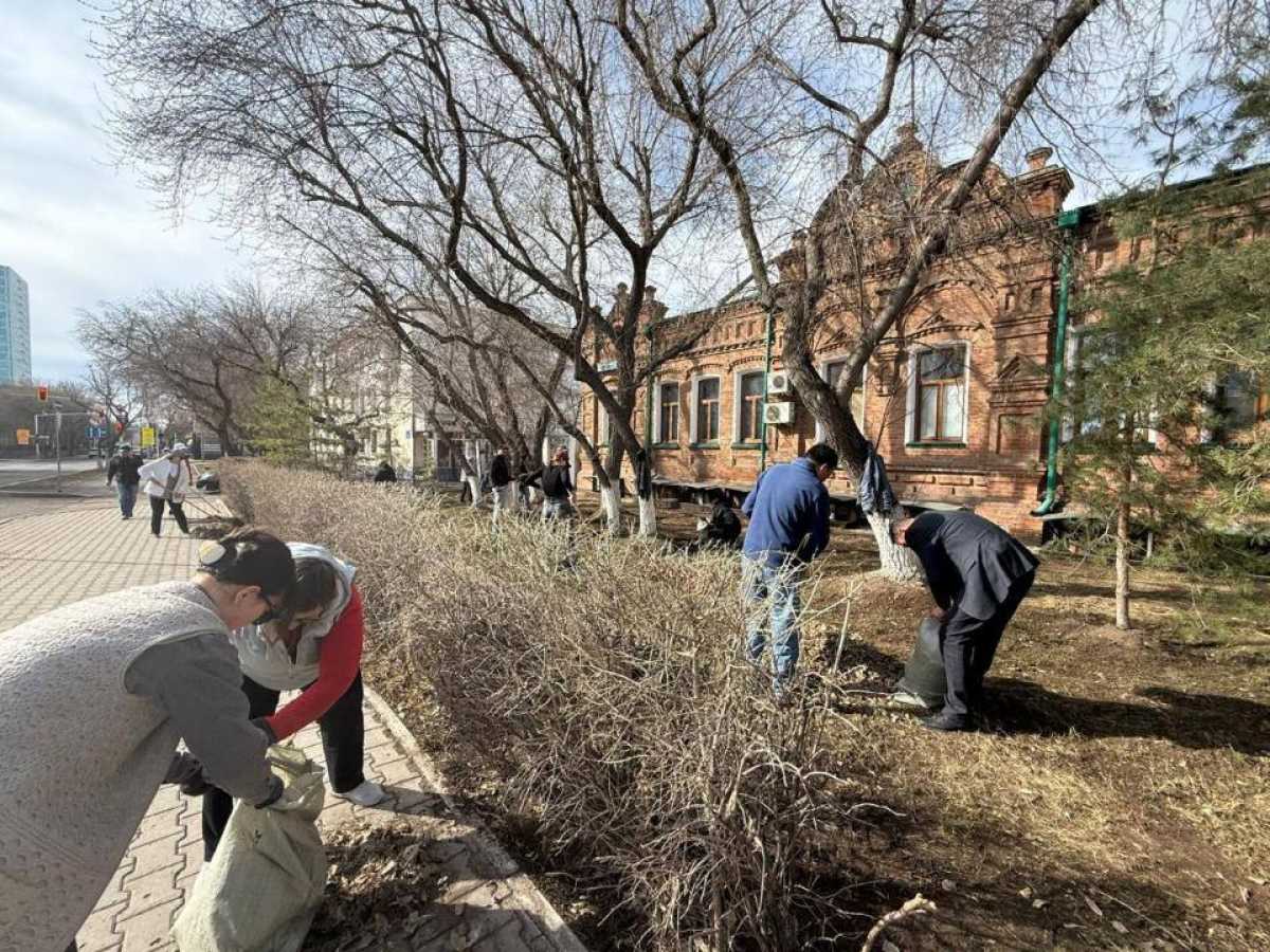 Елордалық театр ұжымы «Таза Қазақстан» акциясына қатысты