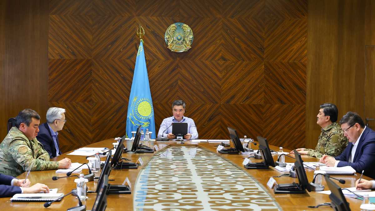 Олжас Бектенов Абай облысында Төтенше жағдайларды жою жөніндегі республикалық жедел штаб отырысын өткізді
