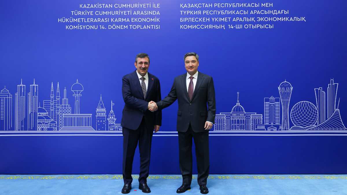 Олжас Бектенов пен Түркия вице-президенті Джевдет Йылмаз сауда-экономикалық ынтымақтастық жөніндегі үкіметаралық комиссияның отырысын өткізді