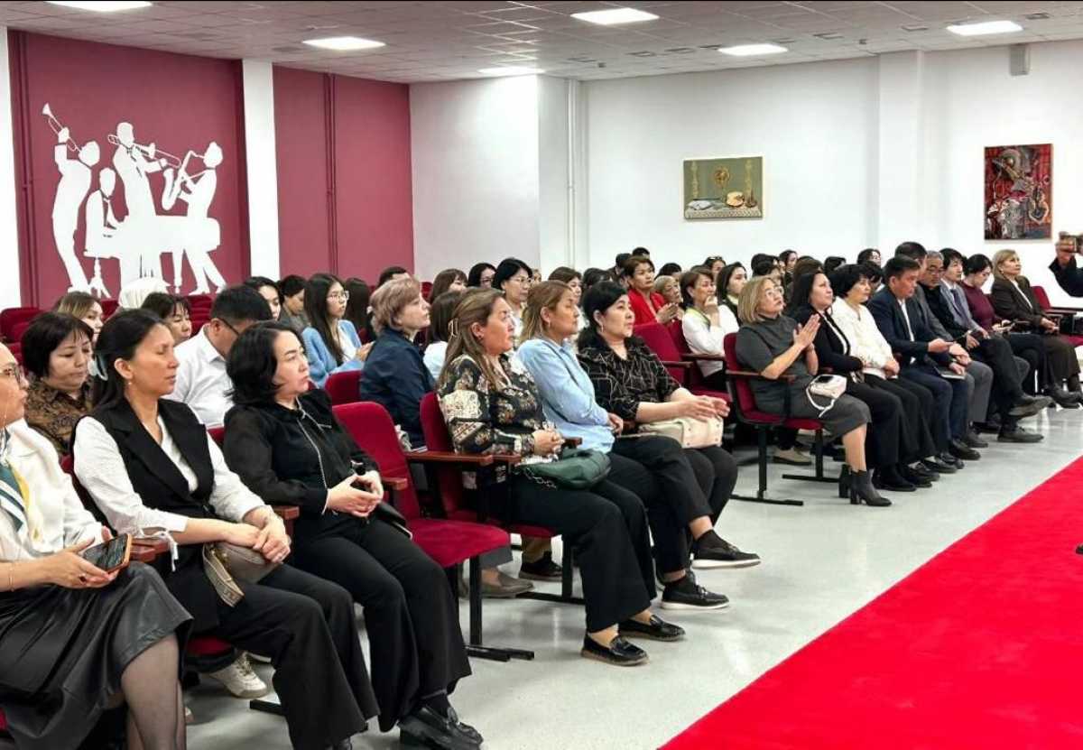 Астанада мектеп ұстаздарына жаңа Конституциядағы өзгерістер түсіндірілді