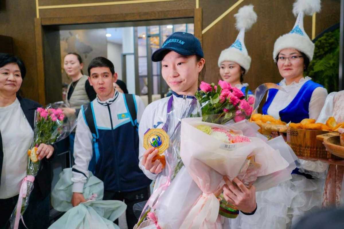 20 жылдан кейінгі тарихи жеңіс: әлем чемпионы атанған елордалық таеквондошы елге оралды