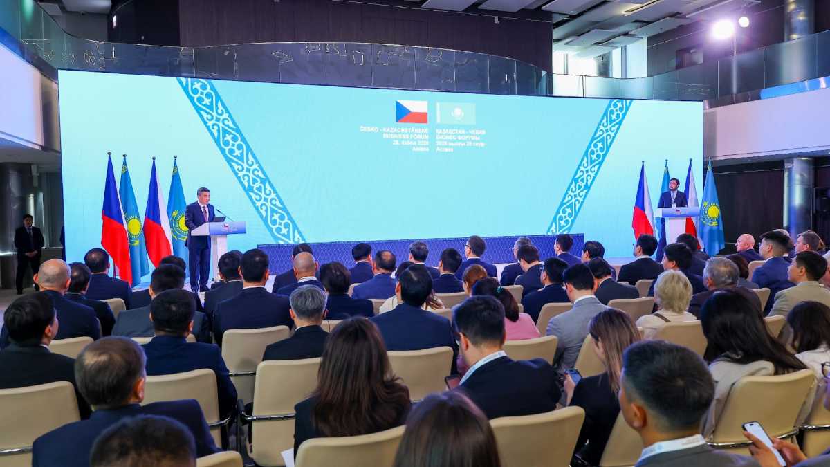 Қазақстан Премьер-министрі Олжас Бектенов пен Чехия Премьер-министрі Андрей Бабиш бірлескен бизнес форумға қатысты