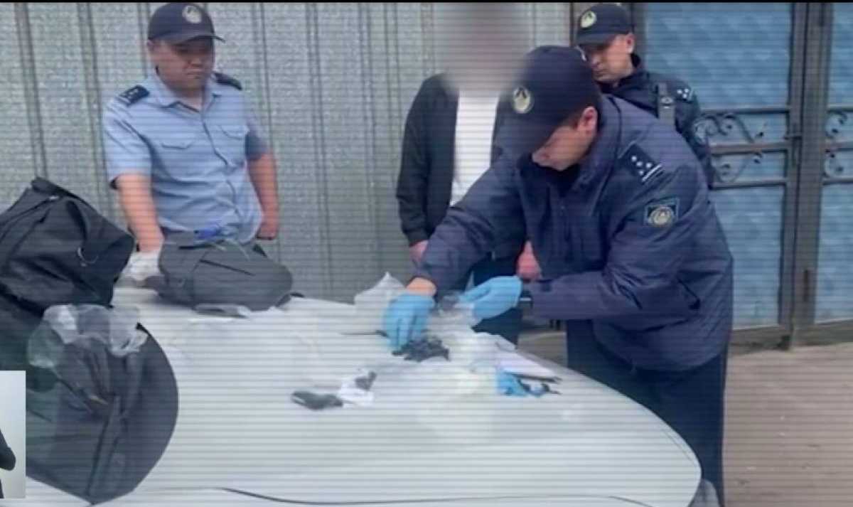 Заңсыз айналымға қарсы күрес: Алматыда есірткі курьері ұсталды