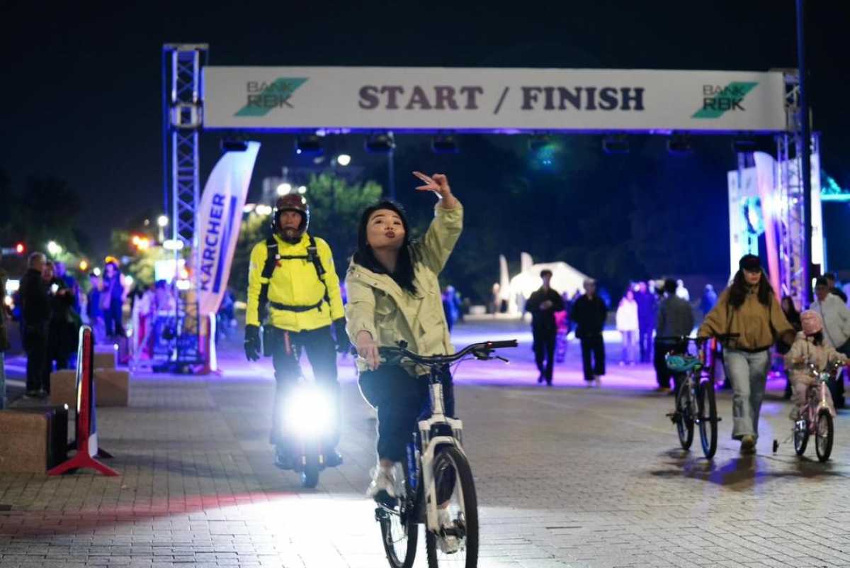 Алматыда алғаш рет Almaty Glow Ride ауқымды түнгі велошеру өтті