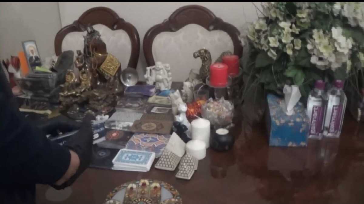 Елордада есірткіні заңсыз өсірді деген күдікпен таролог ұсталды