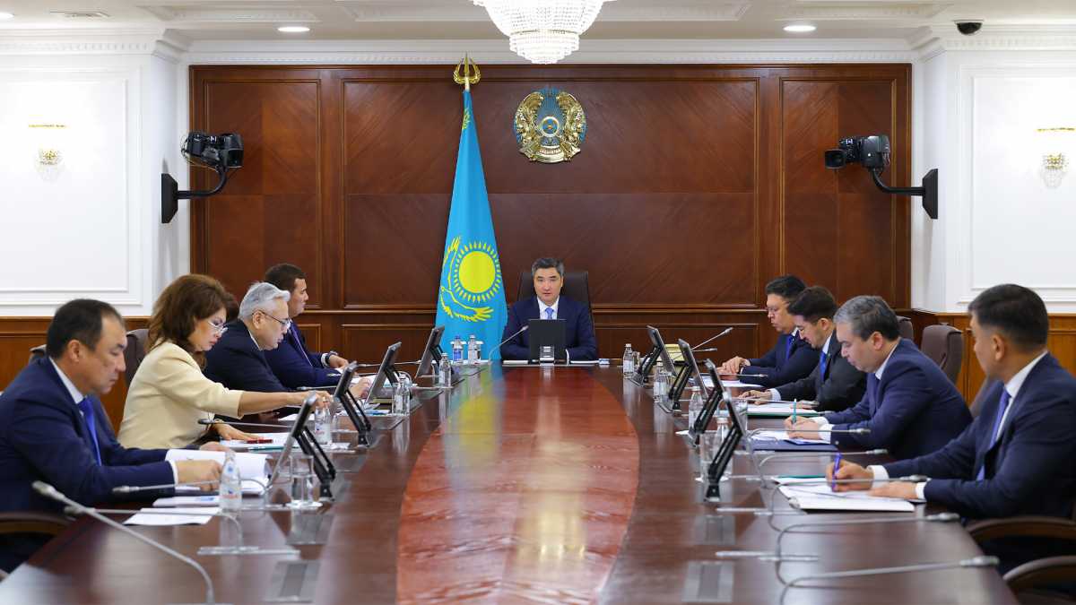 Президент тапсырмаларын жүзеге асыру: Үкіметте темір жол саласын дамыту мәселелері қаралды