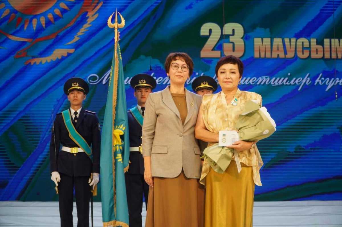 Ақмола облысының 4 мыңнан астам мемлекеттік қызметшісі кәсіби мерекелерін атап өтті