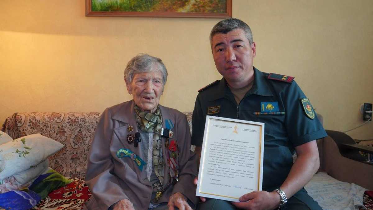 Алматыда Екінші дүниежүзілік соғыс ардагері Екатерина Баранова 101 жасқа толды