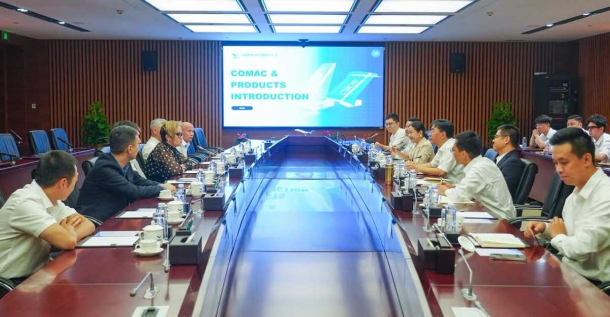 Азаматтық авиация комитетінің төрағасы COMAC корпорациясының Президентімен кездесті