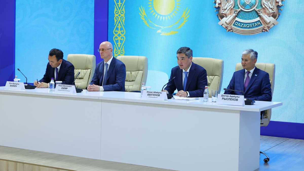 Мемлекет басшысының тапсырмасы бойынша Олжас Бектенов пен Роман Скляр Ұлытау облысының жаңа әкімін таныстырды