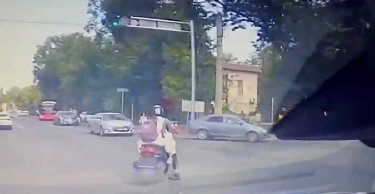 Жамбыл облысында мас күйде полициядан қашпақ болған мопед жүргізушісі 20 тәулікке қамалды