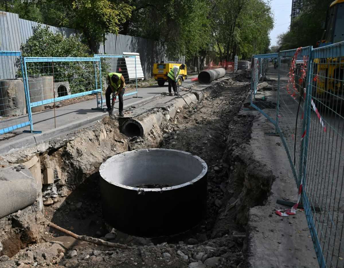 Алматының Жетісу ауданында 8 шақырымнан астам су құбыры және кәріз желілері жаңартылып жатыр