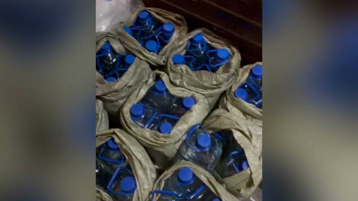 СҚО-да заңсыз темекі өнімдерінің ірі партиясы мен 180 литр спирт иісі бар сұйықтық тәркіленді