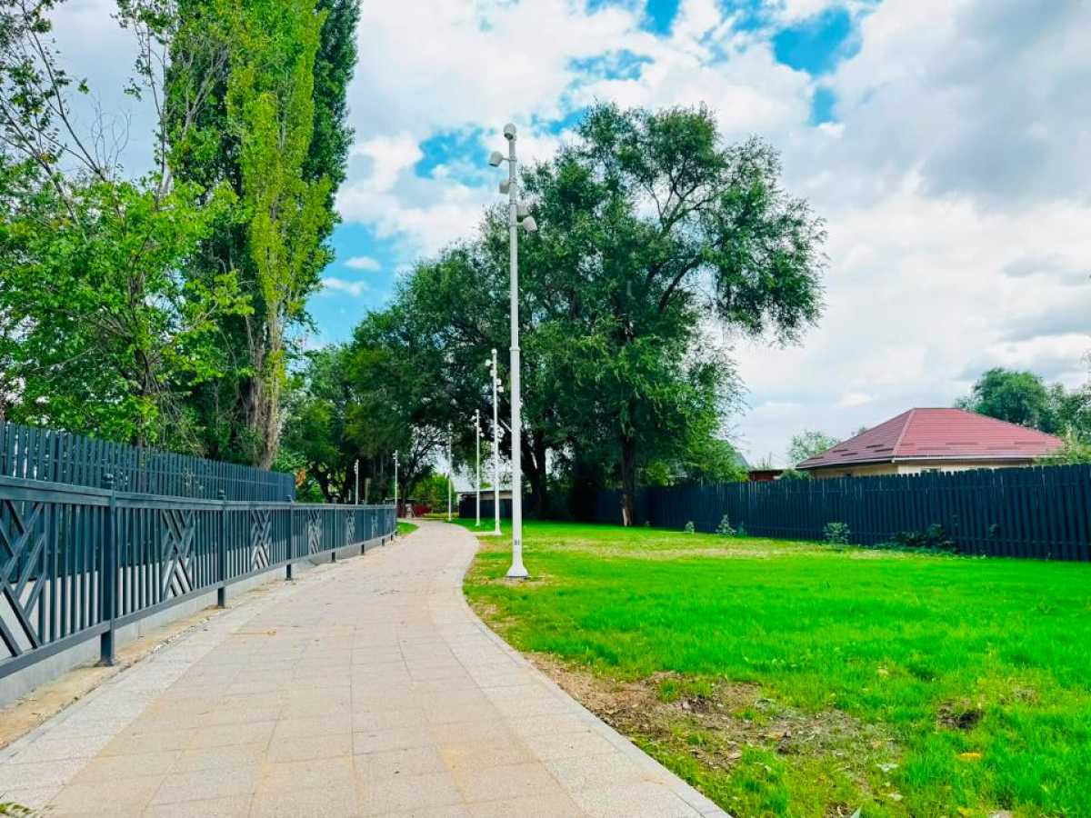 Алматыда Тастыбұлақ өзенінің жағалауы көріктендіріледі