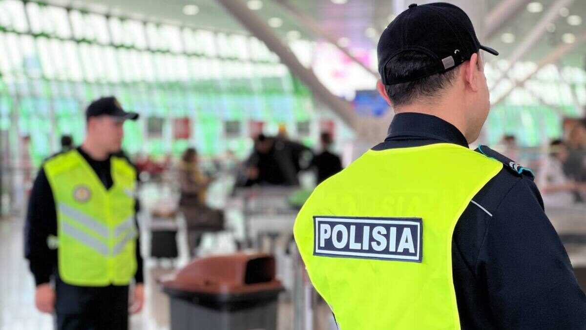 Атырау әуежайында бет-жүзін тұмшалаған 6 жолаушы анықталды