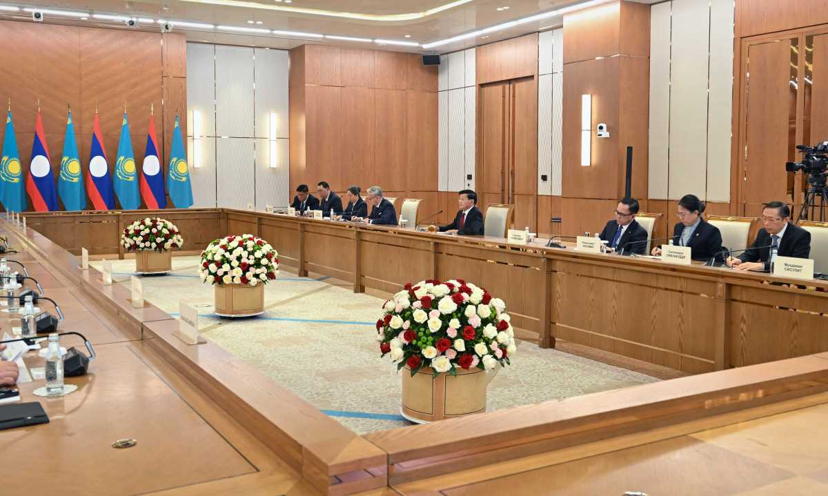 Қасым-Жомарт Тоқаев пен Тхонглун Сисулит кеңейтілген құрамда келіссөз жүргізді