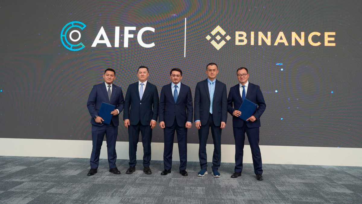 Жаслан Мәдиев Binance негізін қалаушы Чанпэн Чжаомен цифрлық экономиканы талқылады
